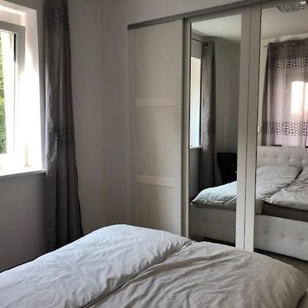 Velden View Ferienwohnung Mit Grosser Sonnenterrasse Und See- Und Karawankenblick 벨덴암워스에르시 외부 사진