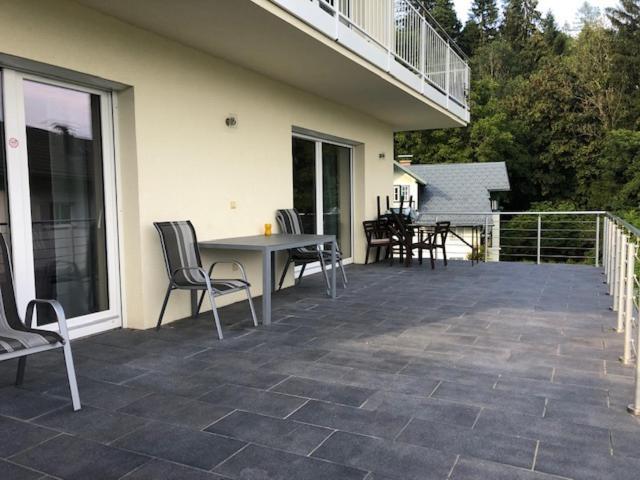 Velden View Ferienwohnung Mit Grosser Sonnenterrasse Und See- Und Karawankenblick 벨덴암워스에르시 외부 사진