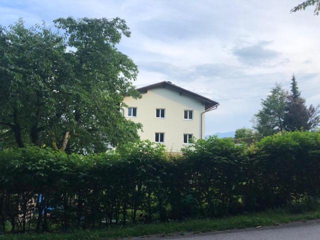 Velden View Ferienwohnung Mit Grosser Sonnenterrasse Und See- Und Karawankenblick 벨덴암워스에르시 외부 사진