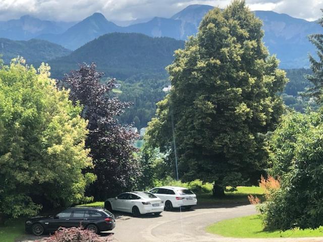 Velden View Ferienwohnung Mit Grosser Sonnenterrasse Und See- Und Karawankenblick 벨덴암워스에르시 외부 사진